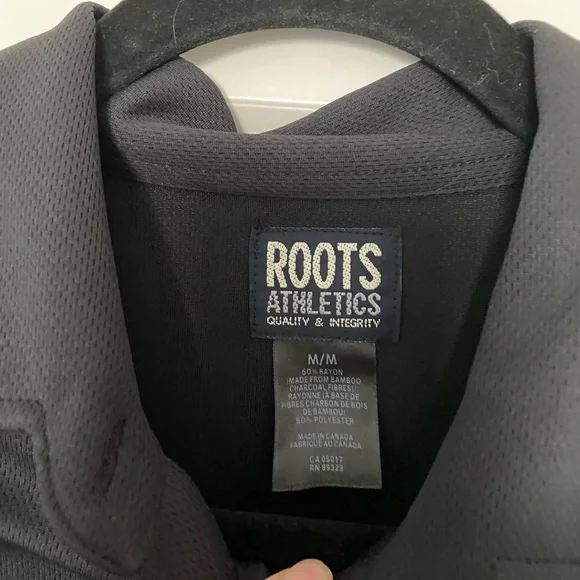 NWT Roots Embroidered Polo - Picture 5 of 5